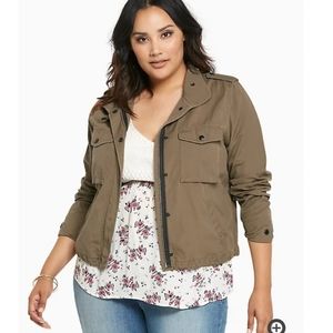 Cropped twill utility jacket